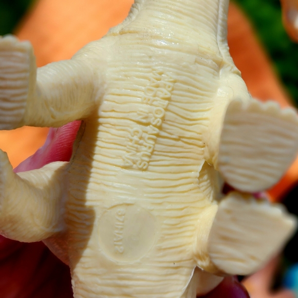 Apatosaurus Dinosaur, long plastic toy 7"L. Tan/Black - Picture 6 of 8